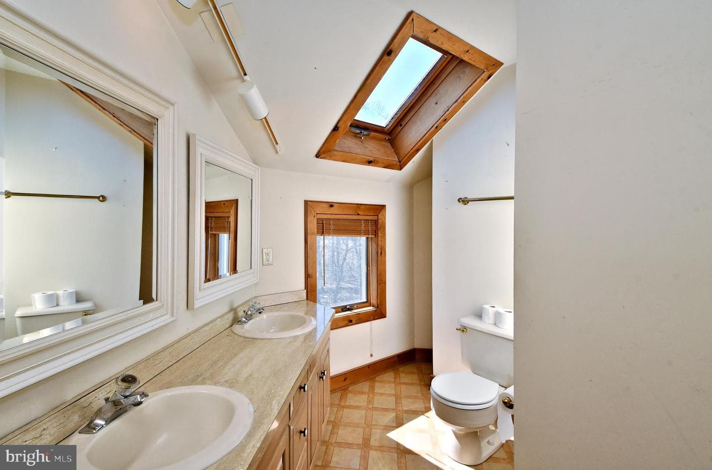 1486 Fairhill Road photo 52