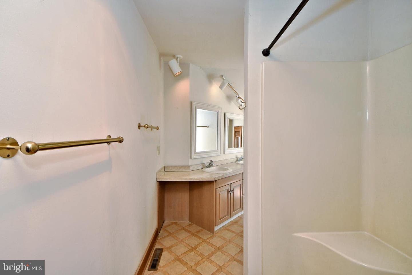 1486 Fairhill Road photo 53