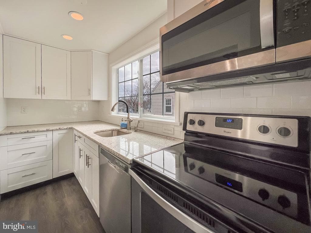 672 Osborne Avenue photo 12