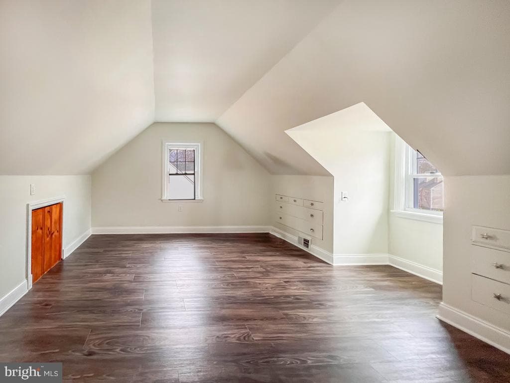 672 Osborne Avenue photo 22