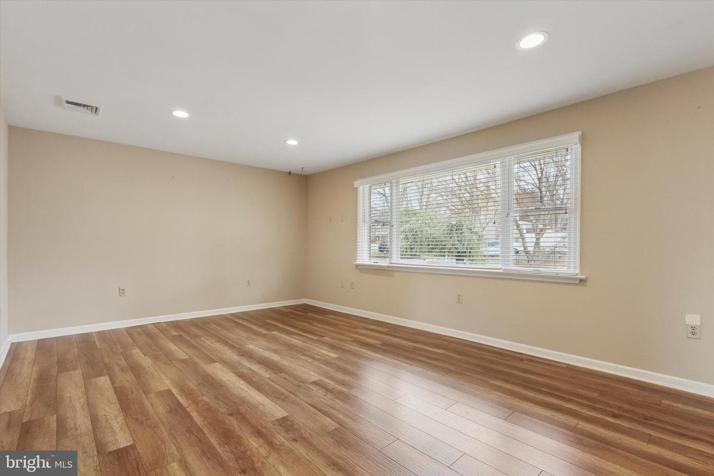 288 Colonial Drive photo 14