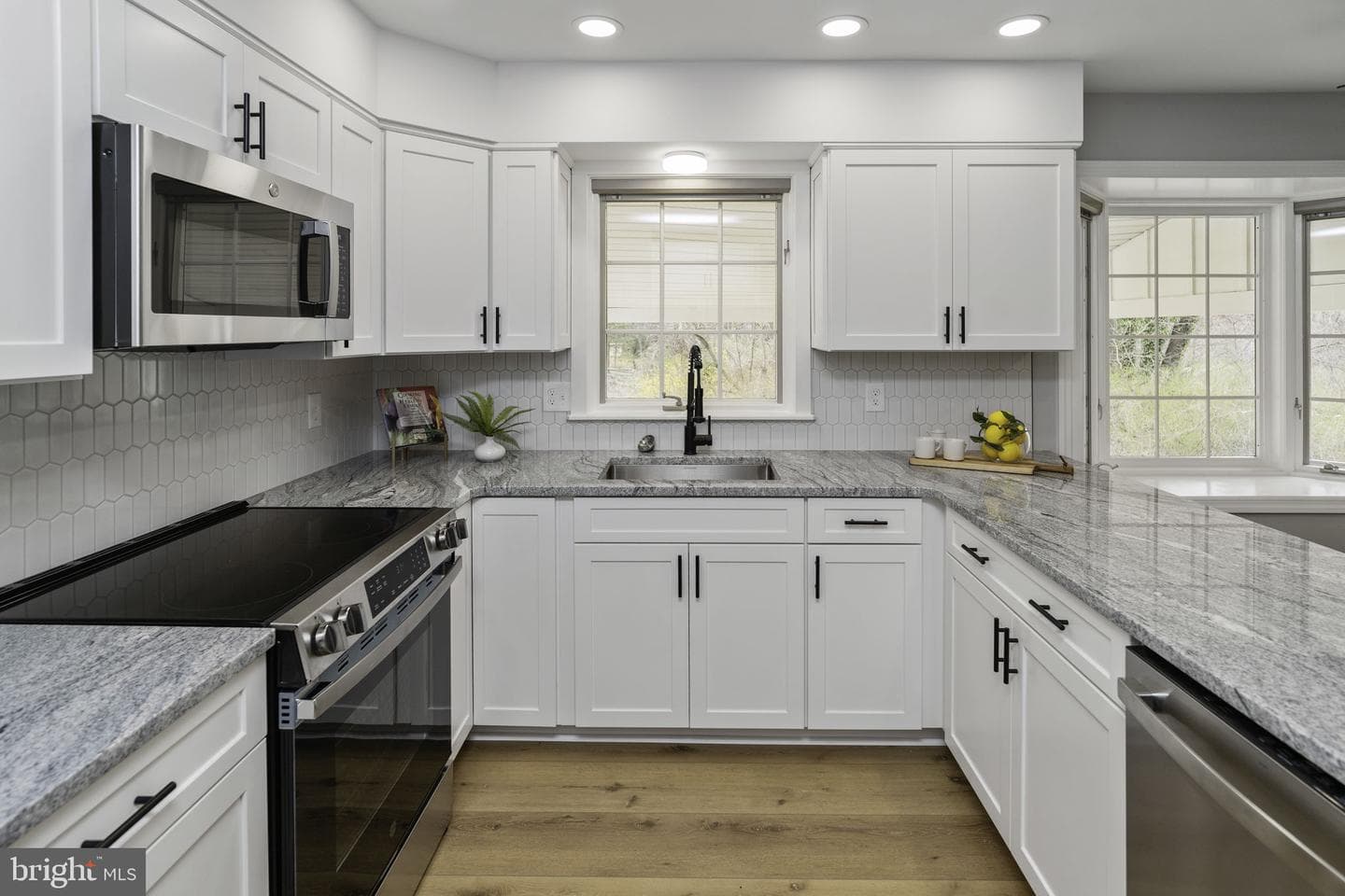 138 Rogers Road photo 3