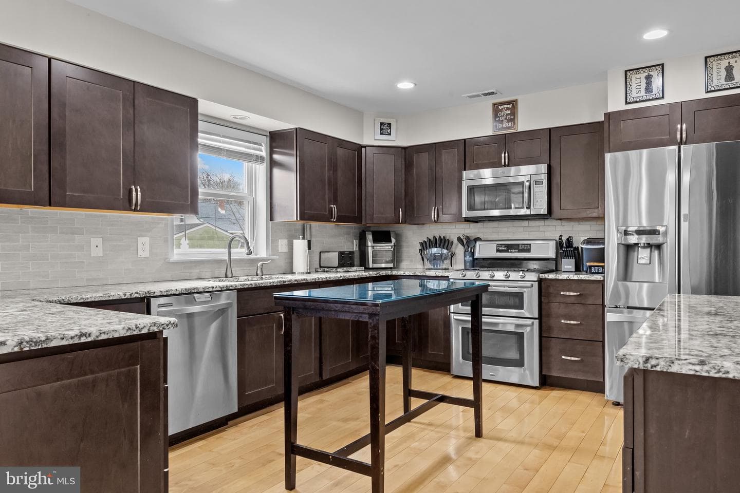 2366 Maple Avenue photo 12