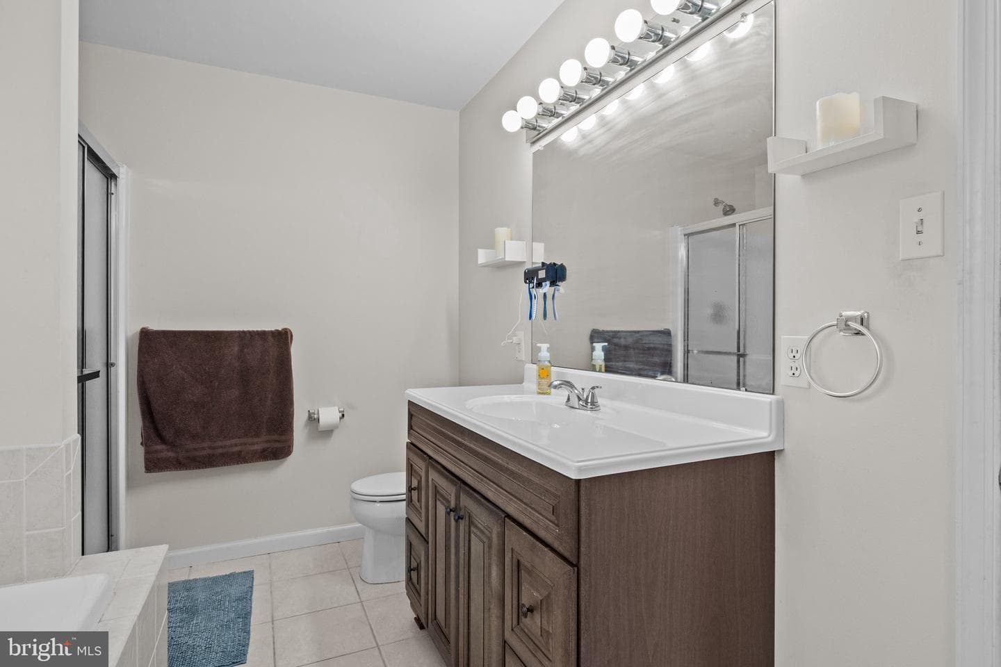 2366 Maple Avenue photo 27