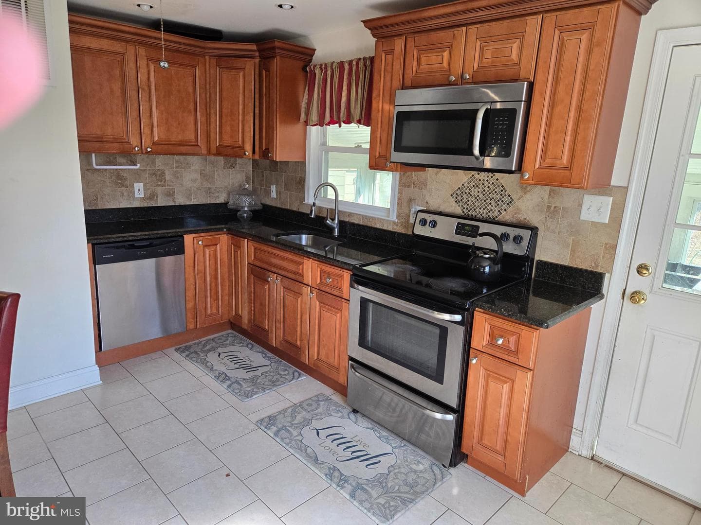 219 Harris Avenue photo 5