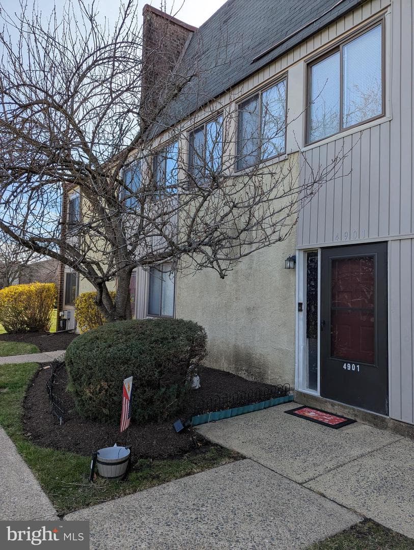 4901 Oxford Court photo 13