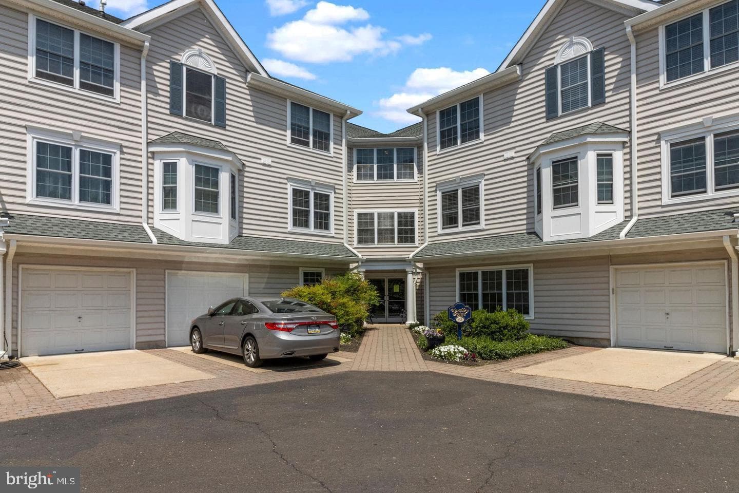 42 W College Avenue #319 photo 2