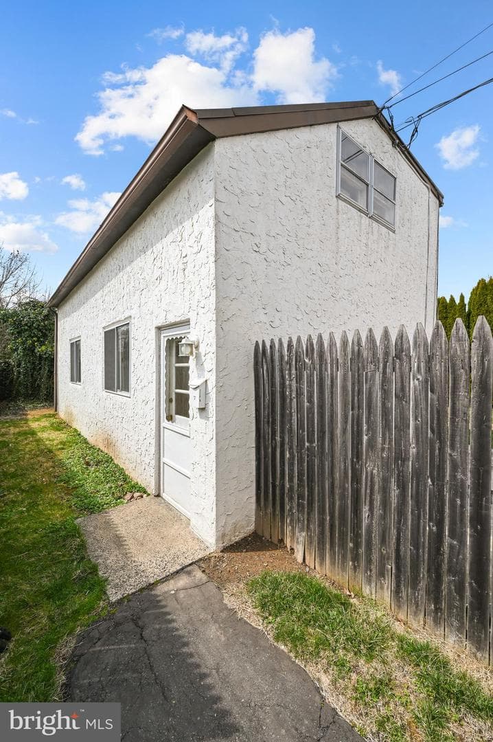 320 Elm Street #a & B photo 16