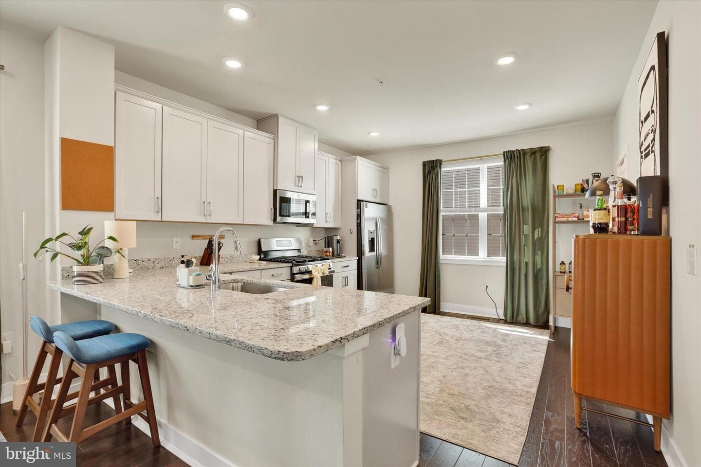 122 Easton Street photo 5