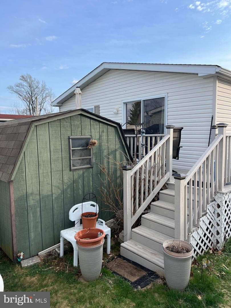 3338 Rose Avenue photo 18