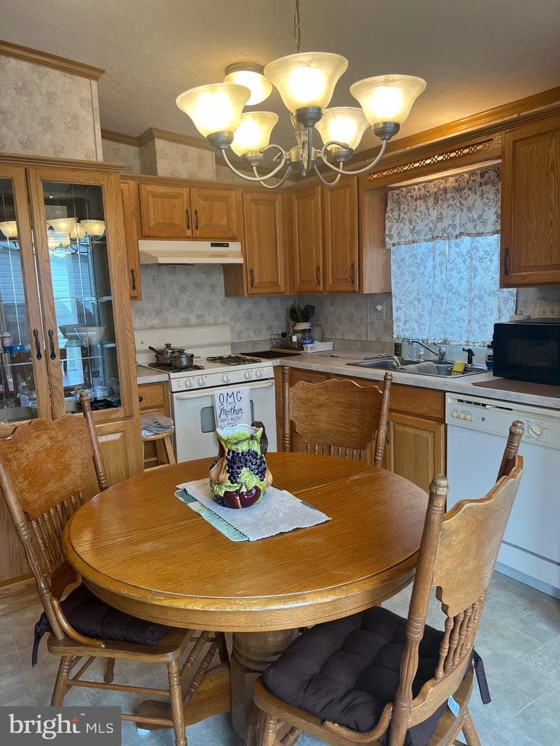 3338 Rose Avenue photo 6