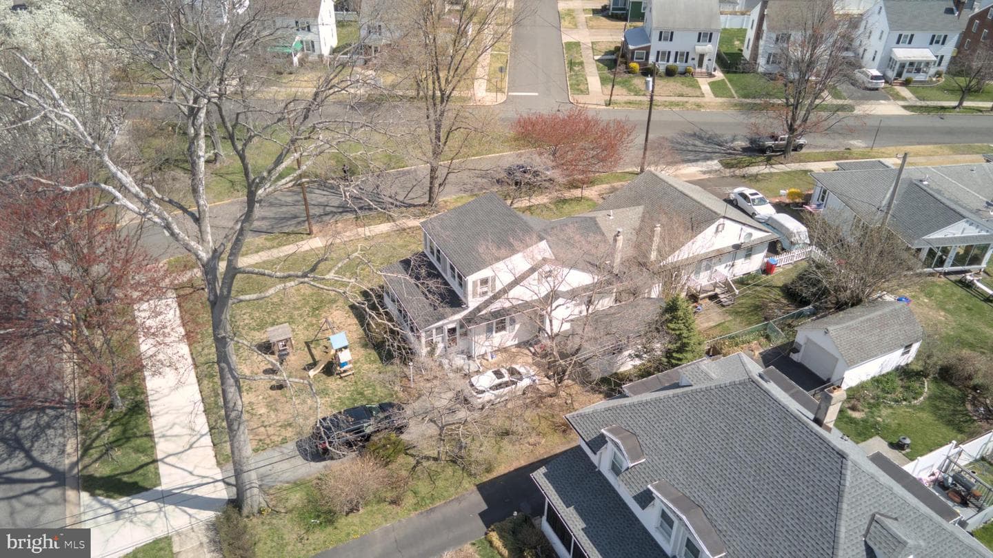 280 East Circle photo 7