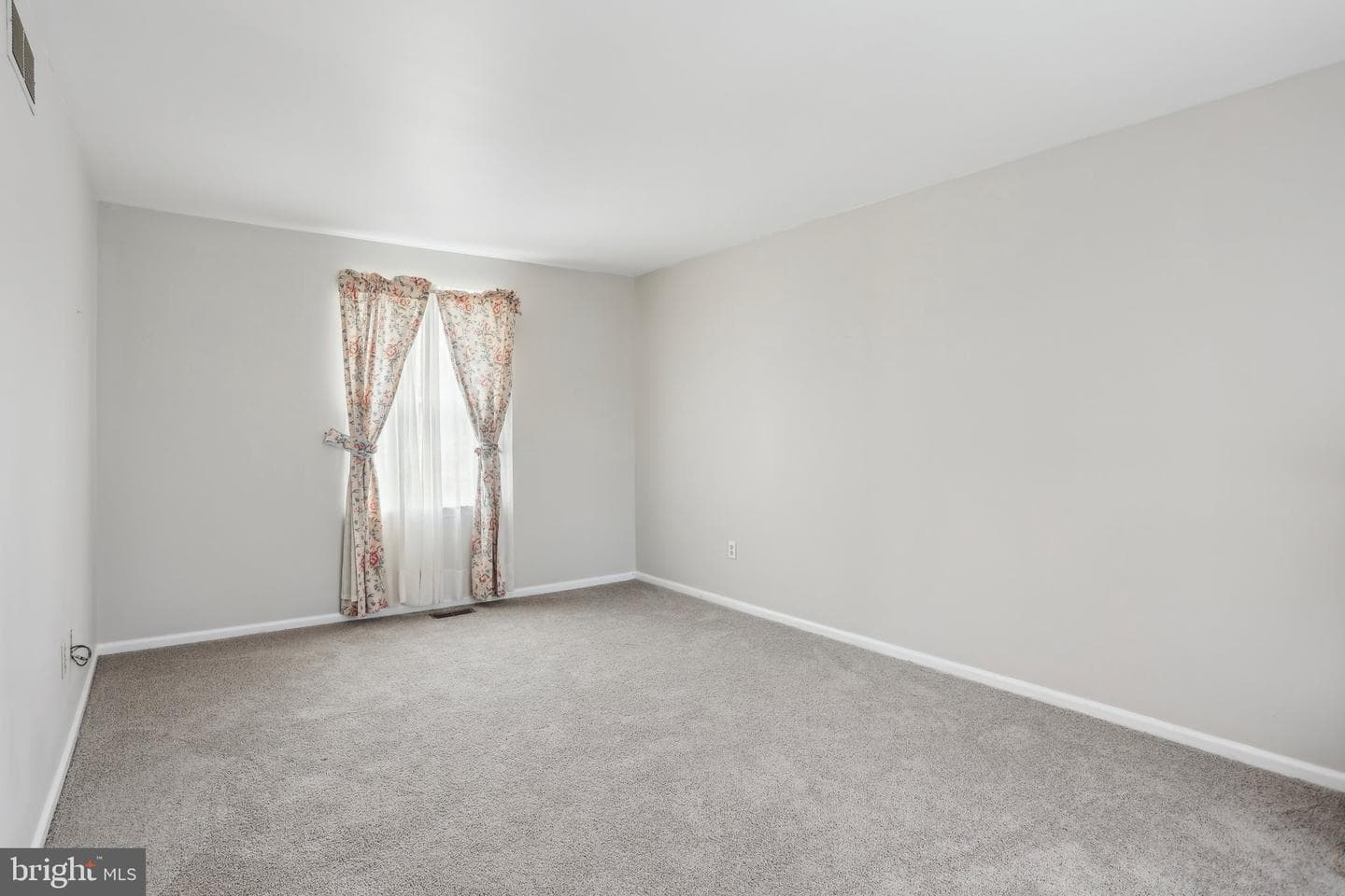 254 Burgundy Lane photo 19