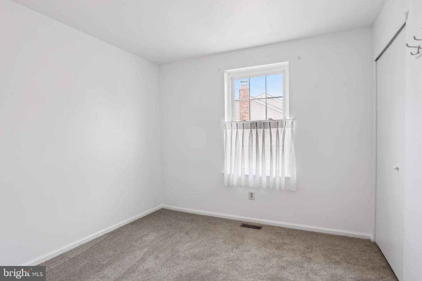 254 Burgundy Lane photo 26