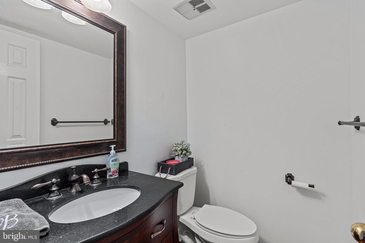 1568 Bud Lane photo 4