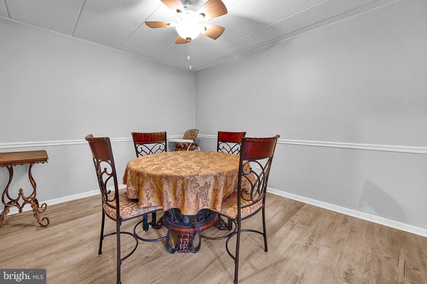 15 Sunbury Court photo 11