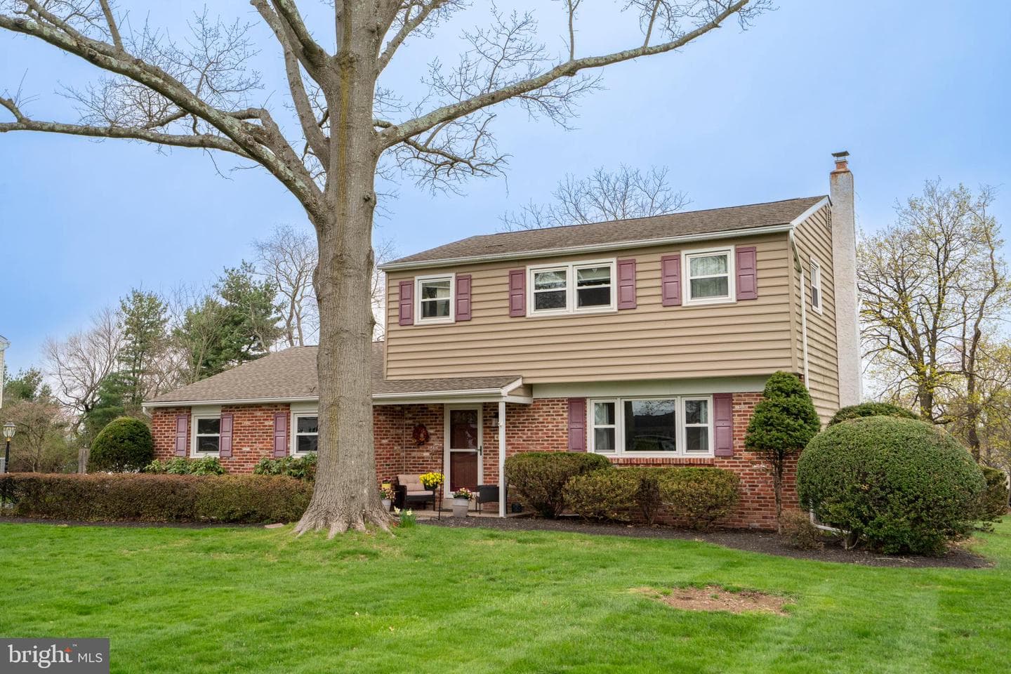 48 Hickory Lane photo 3