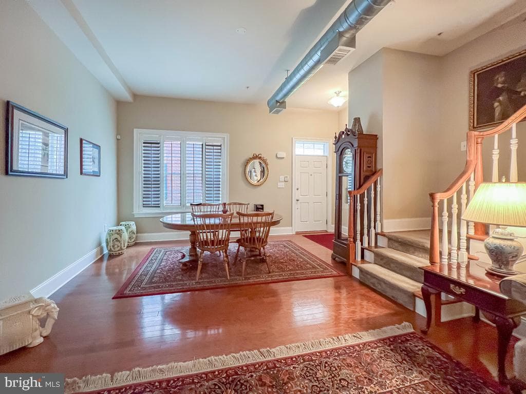 10 Watson Mill Lane photo 8