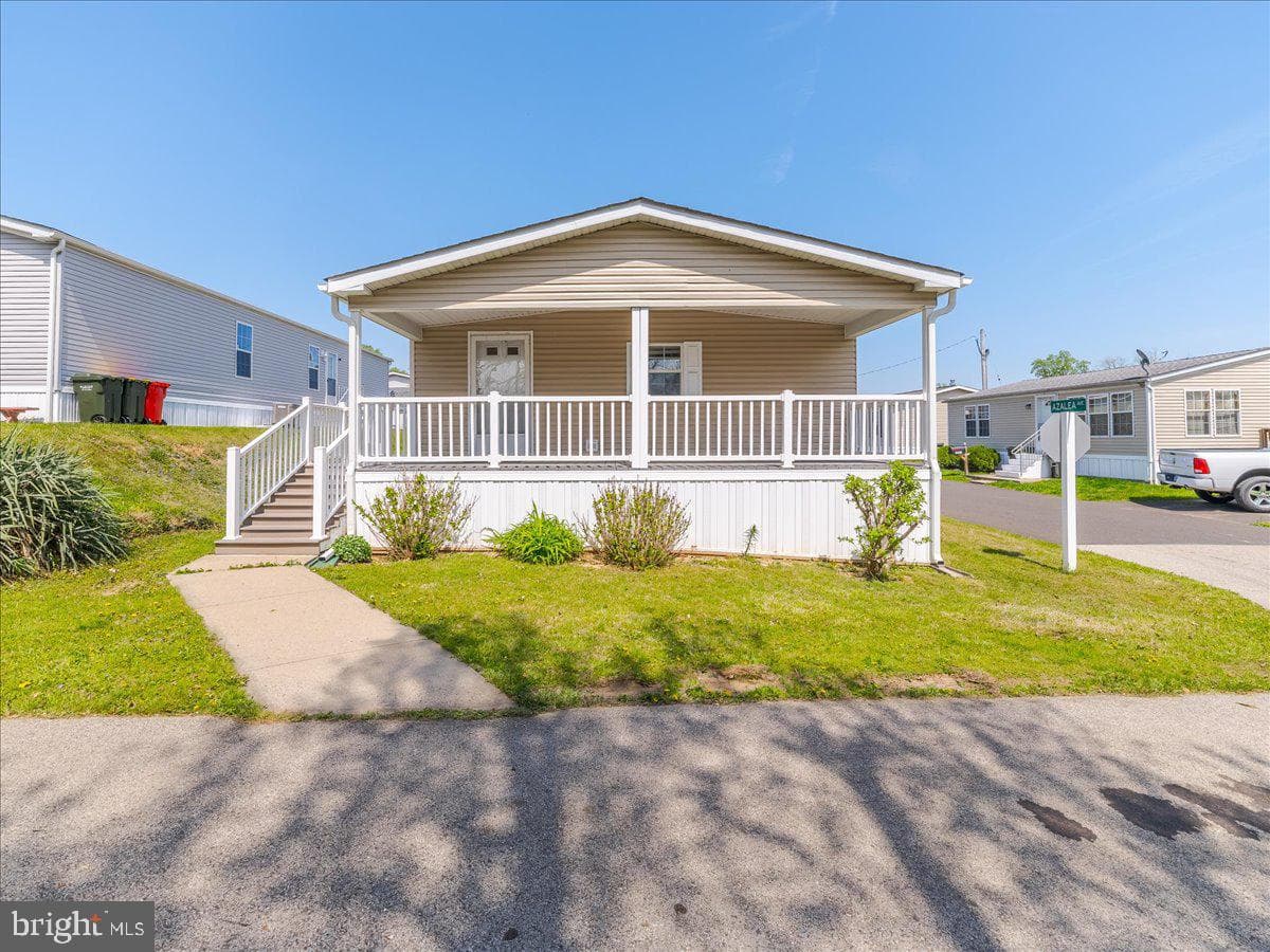 3226 Azalea Avenue photo 5
