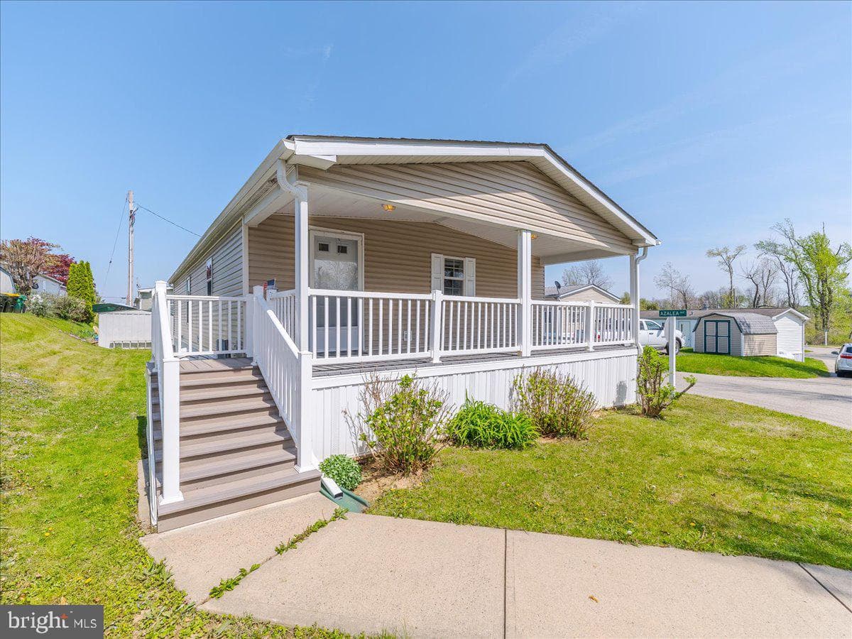 3226 Azalea Avenue photo 6