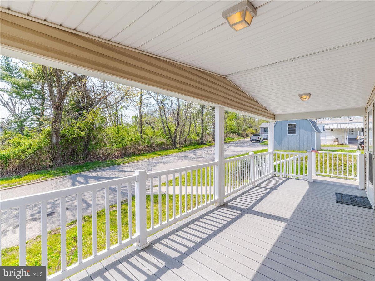 3226 Azalea Avenue photo 8