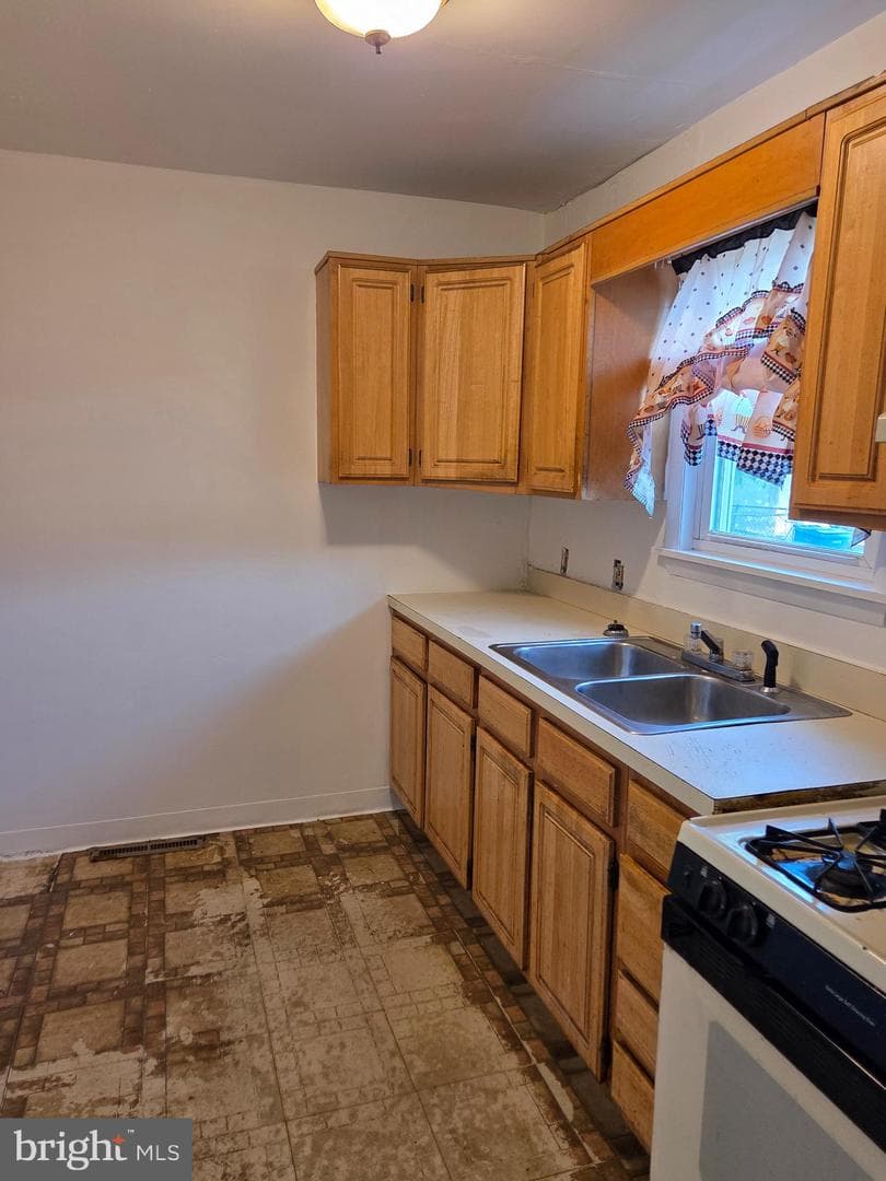 5706 Mitchell Road photo 7