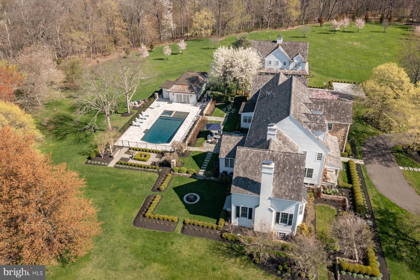 15 Greenbriar Circle photo 3