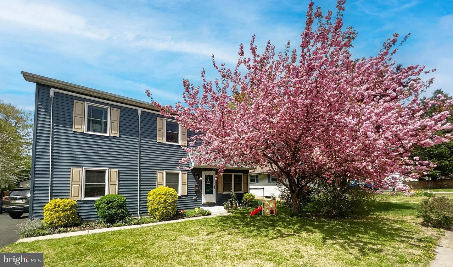 416 Barclay Avenue photo 1