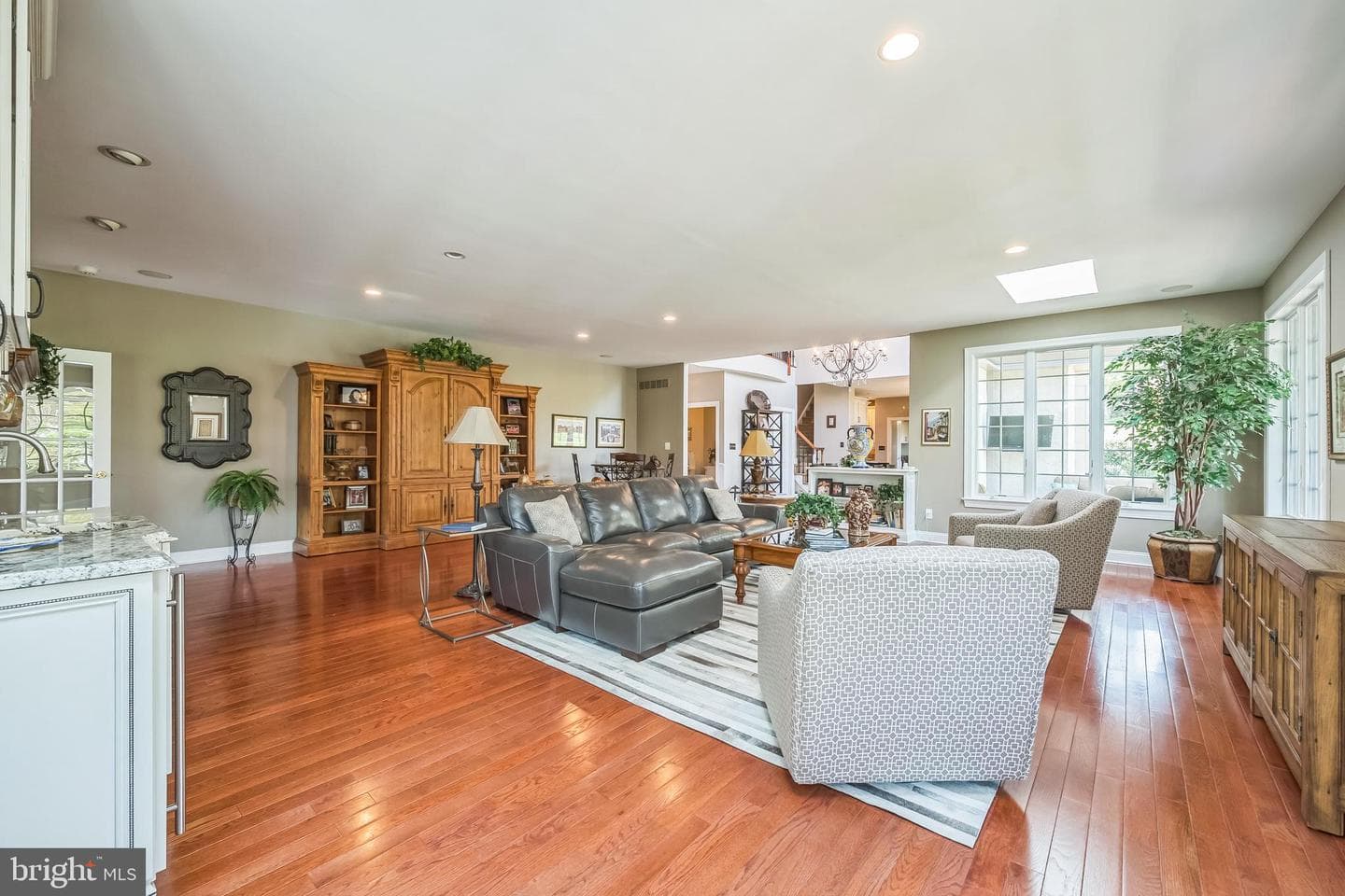 55 Woodside Lane photo 12