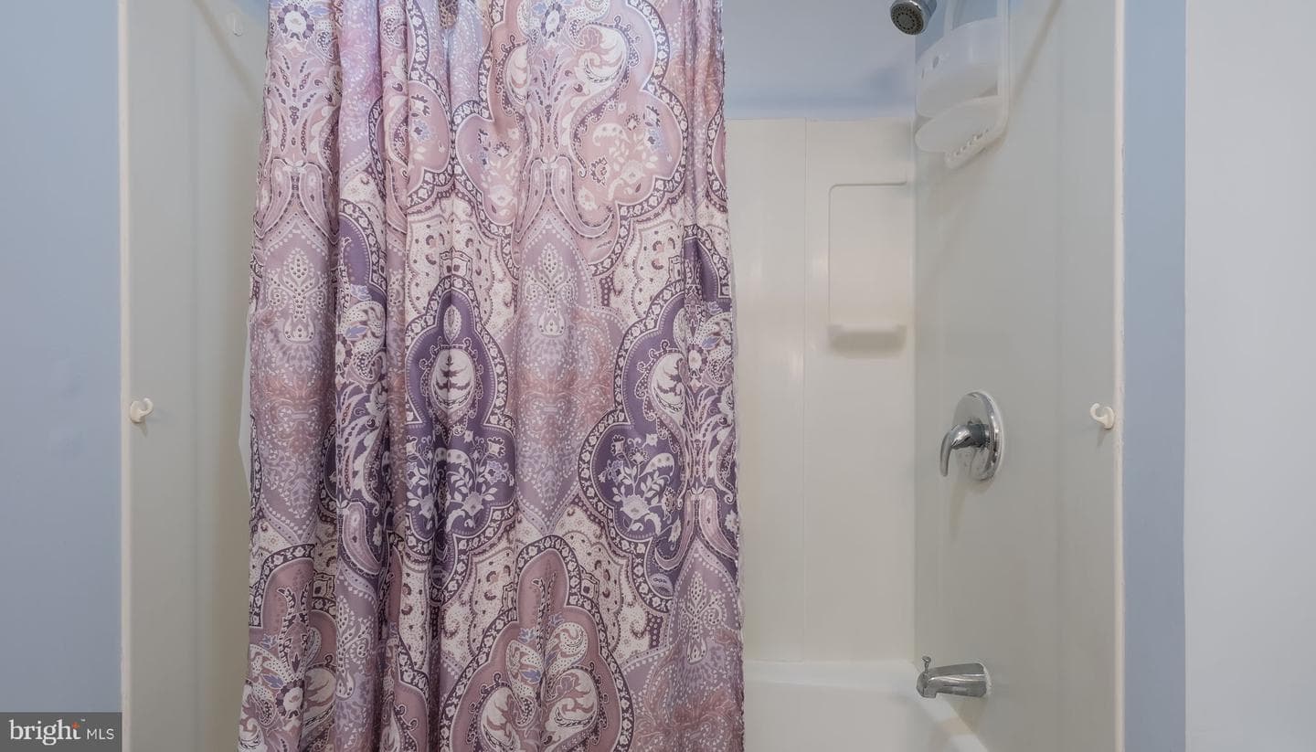 118 Woodlawn Road photo 32