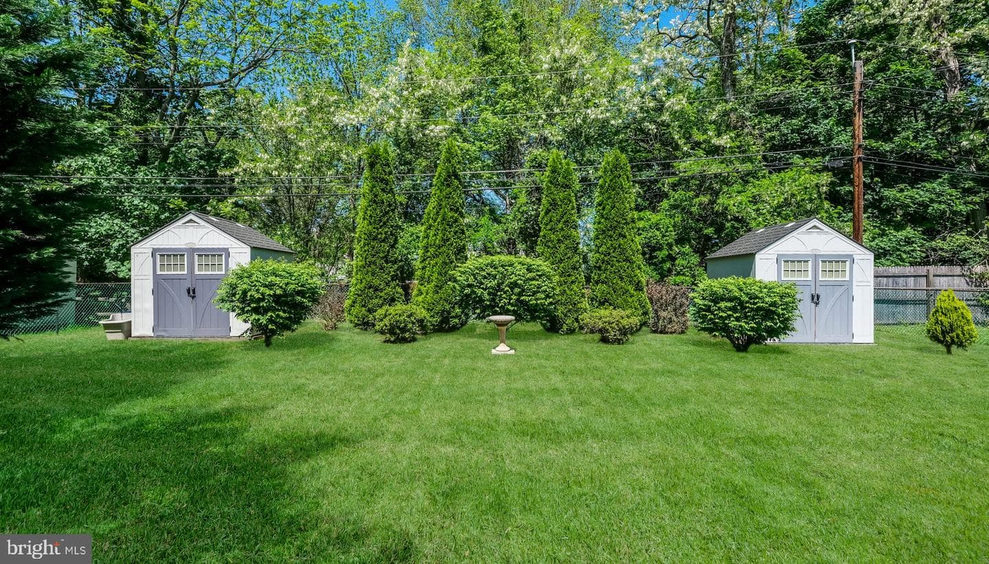 118 Woodlawn Road photo 43