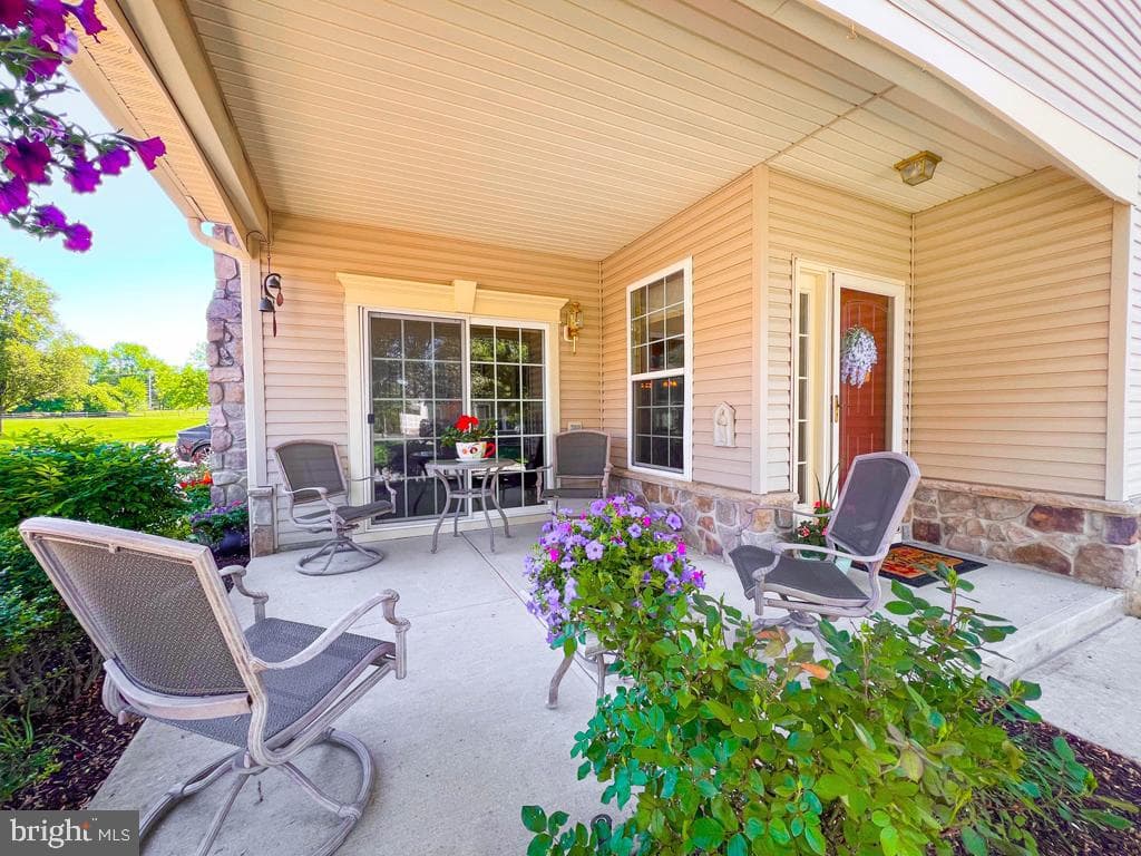 127 Shady Brook Drive photo 4