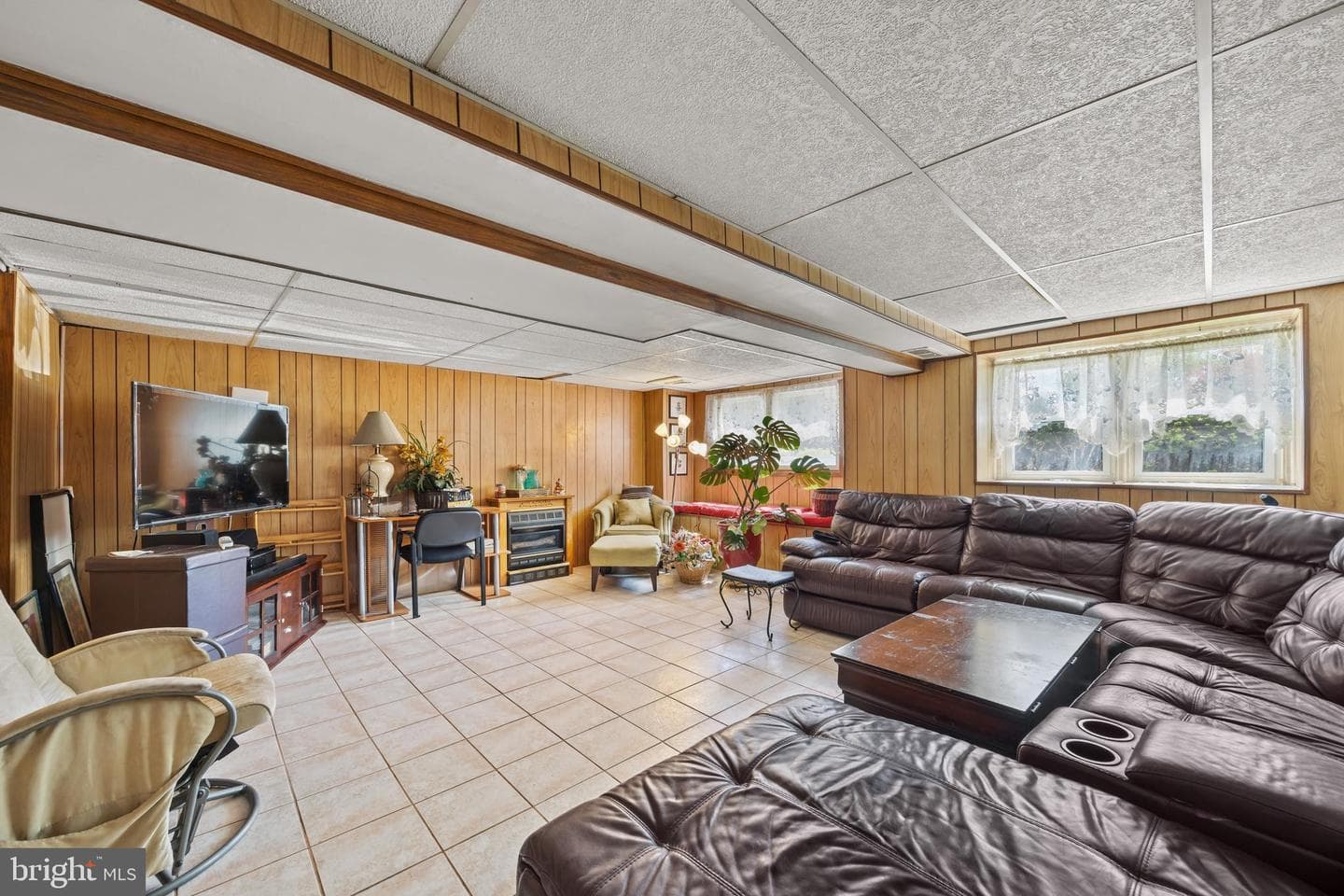 1023 Victoria Road photo 19