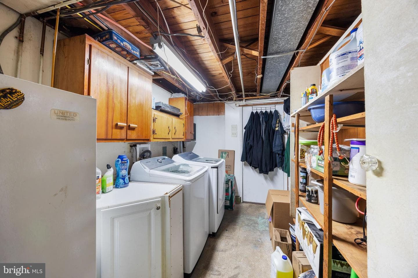 1023 Victoria Road photo 20