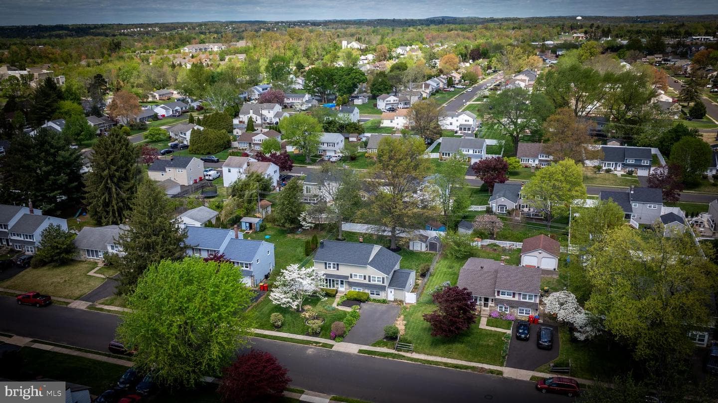 1023 Victoria Road photo 27