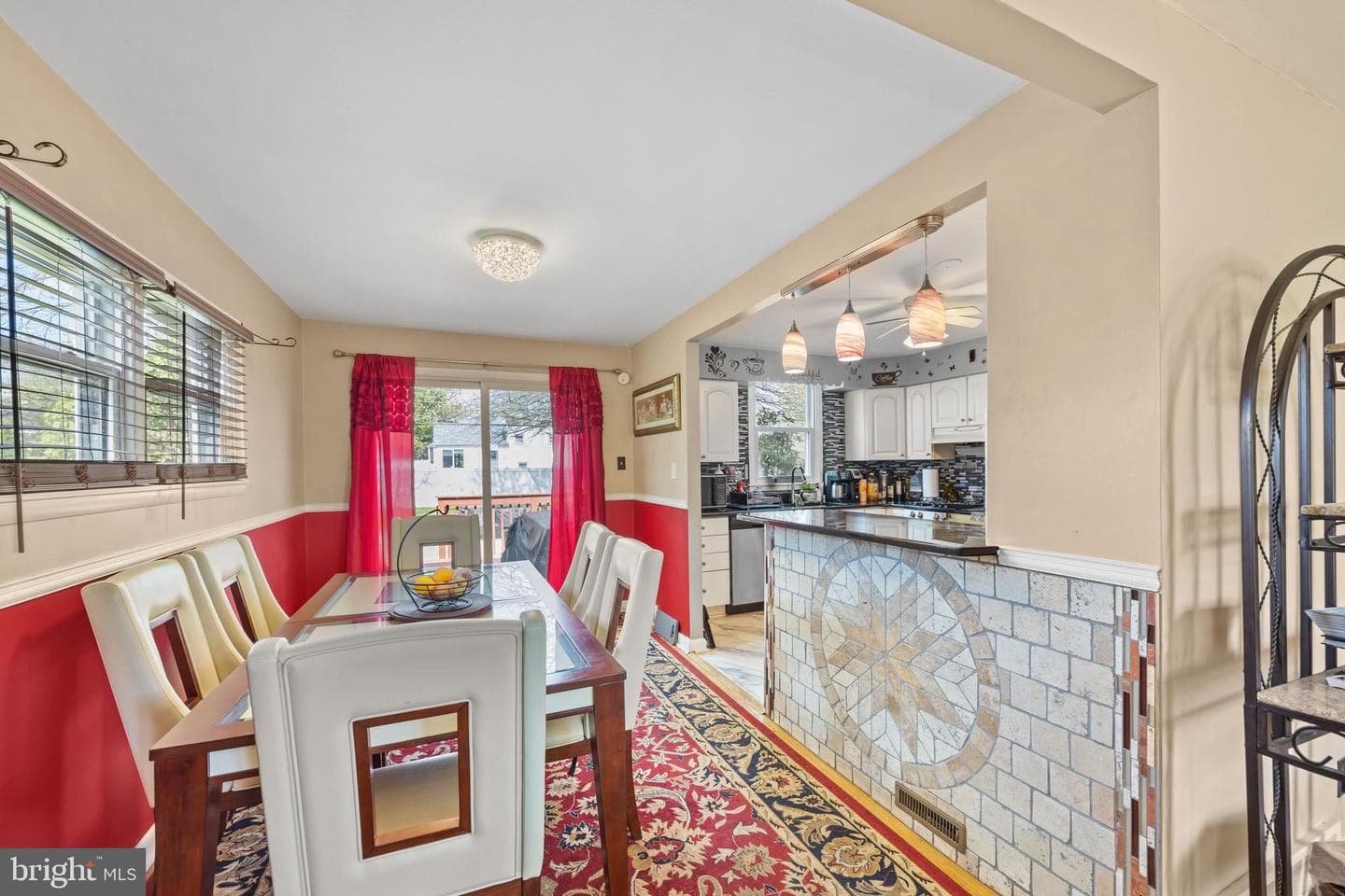 1023 Victoria Road photo 6