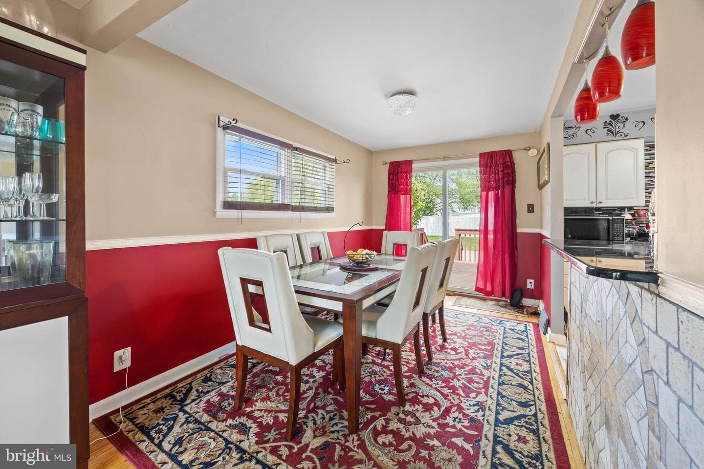 1023 Victoria Road photo 7
