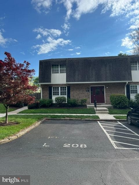 208 Hampton Crossing photo 2