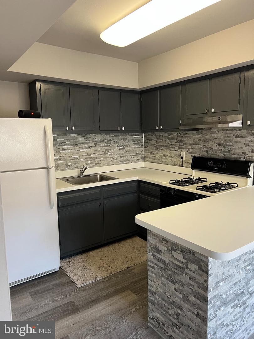 208 Hampton Crossing photo 7