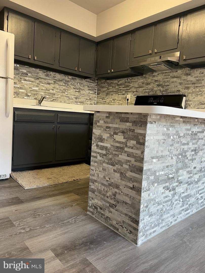 208 Hampton Crossing photo 9