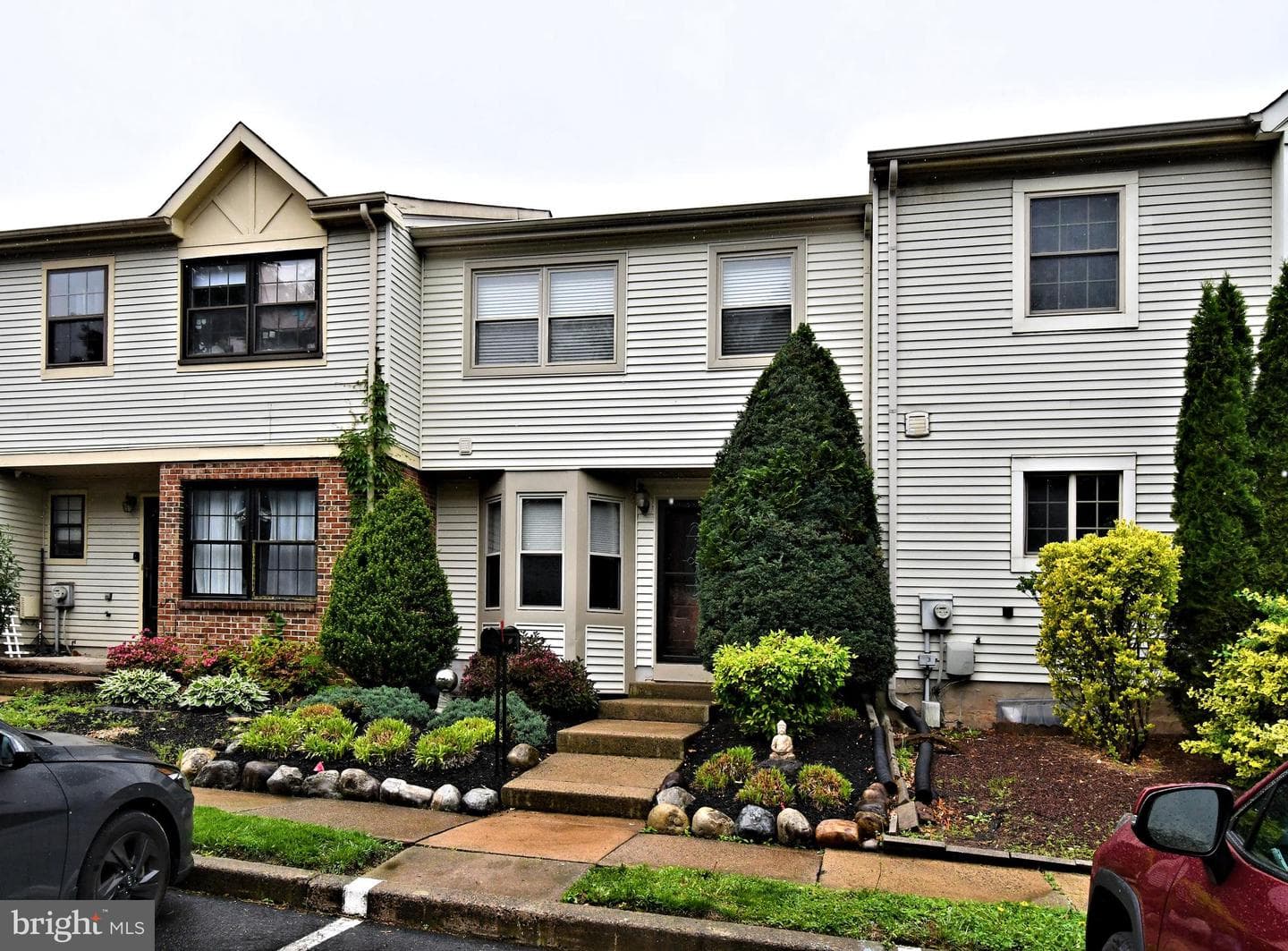 305 Ward Court photo 2