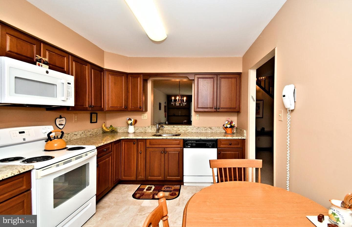 305 Ward Court photo 6