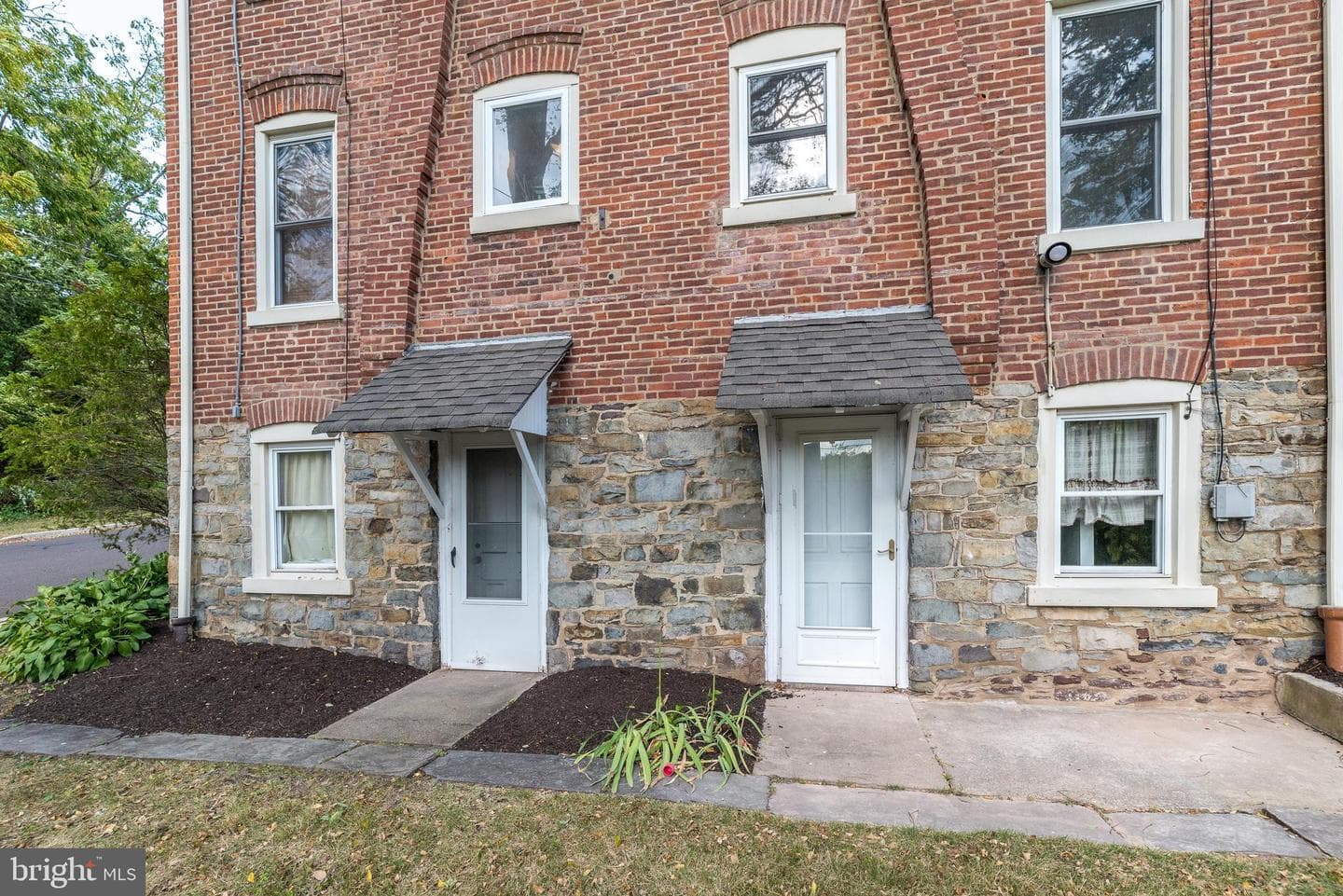 616 W Walnut Street photo 46