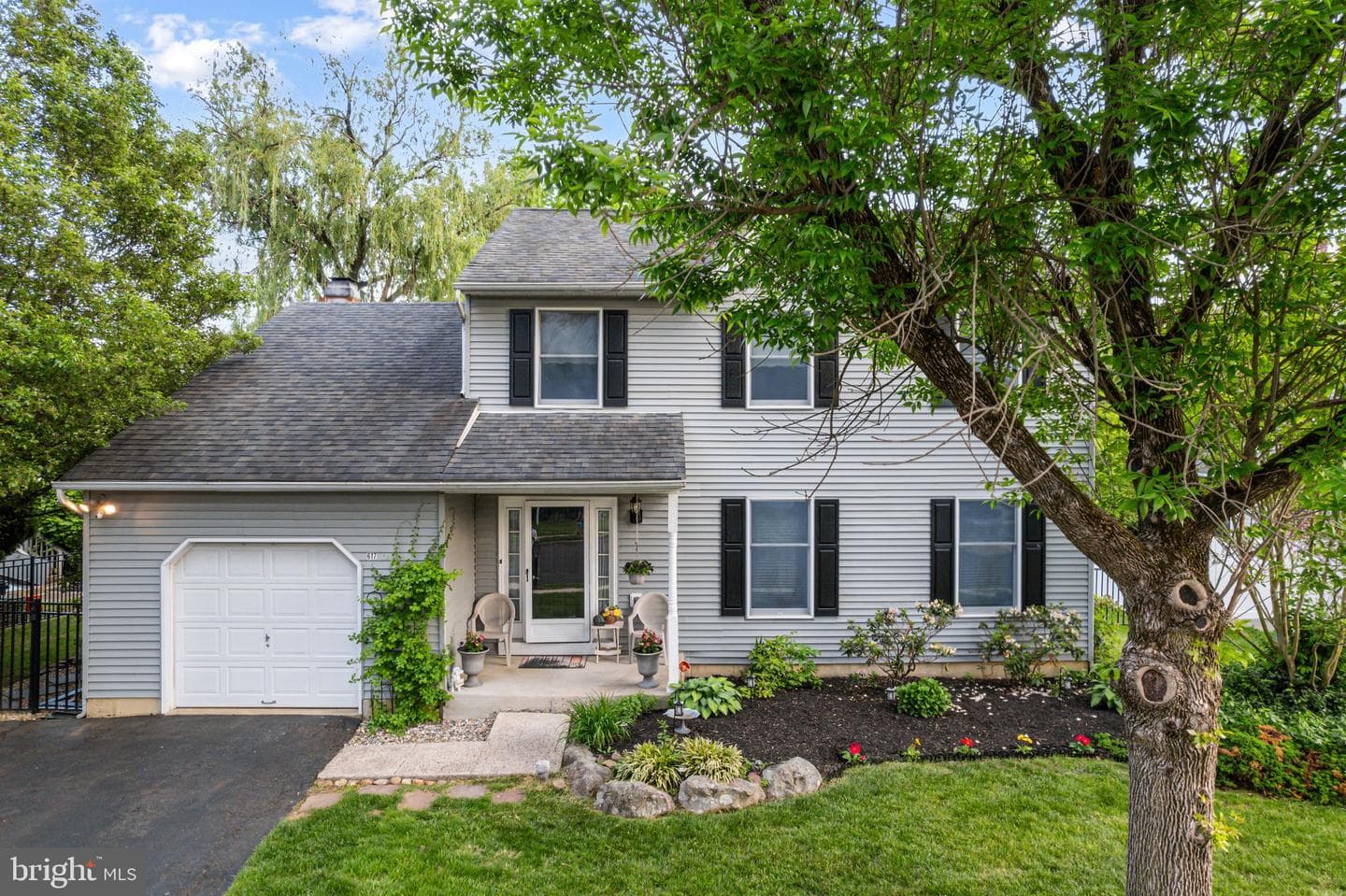 617 Highpointe Circle photo 4