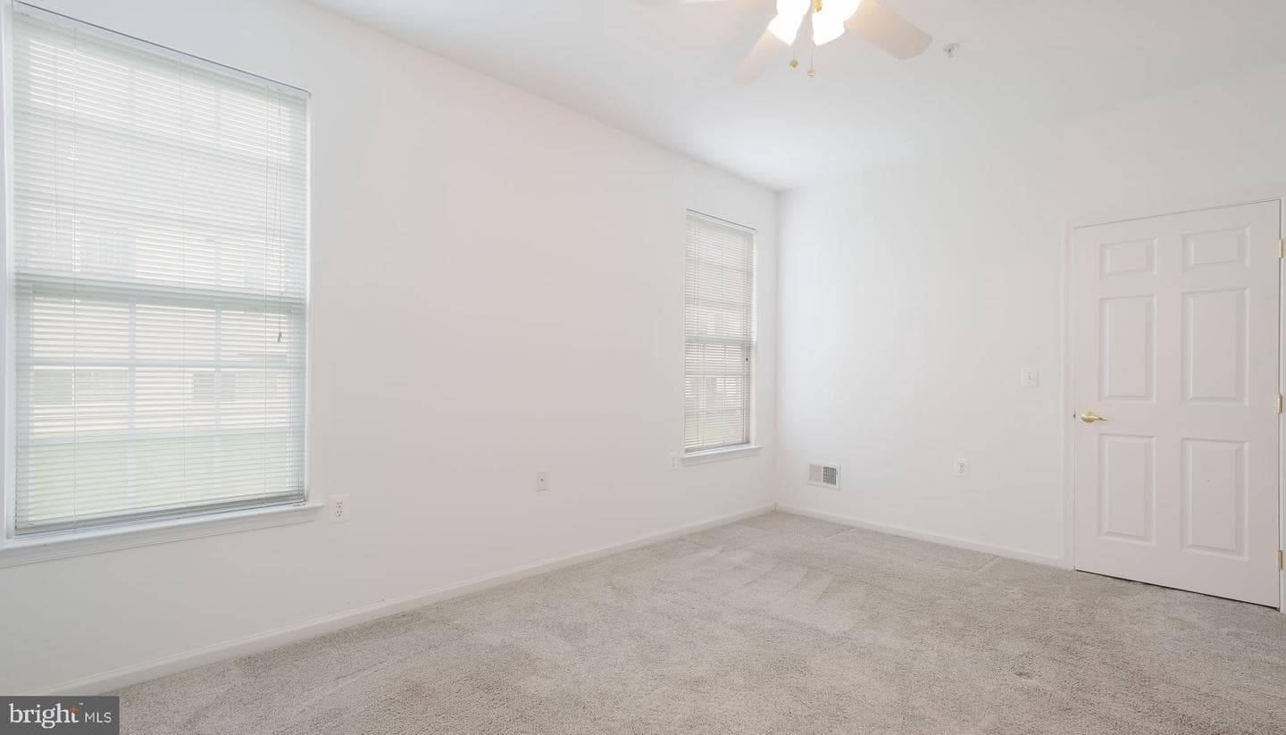 926 Laurens Lane photo 18