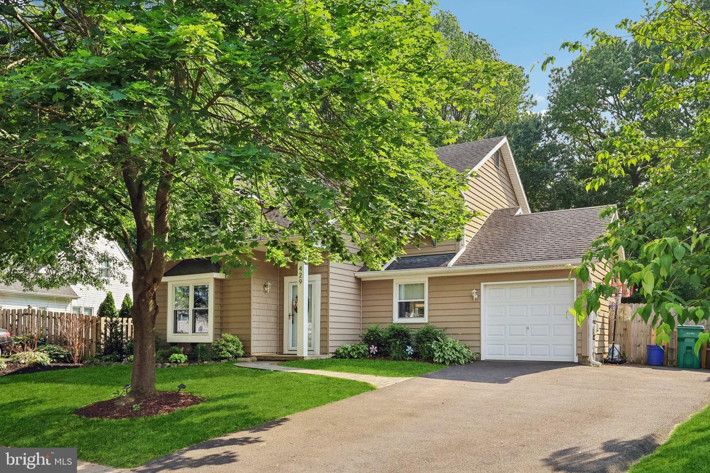 429 Stanford Road photo 2