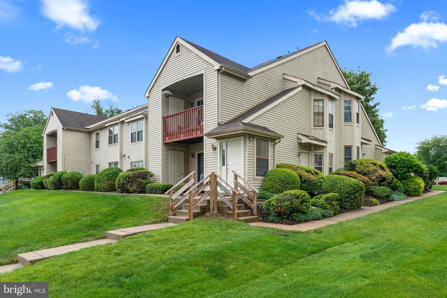 1206 Barry Court photo 2