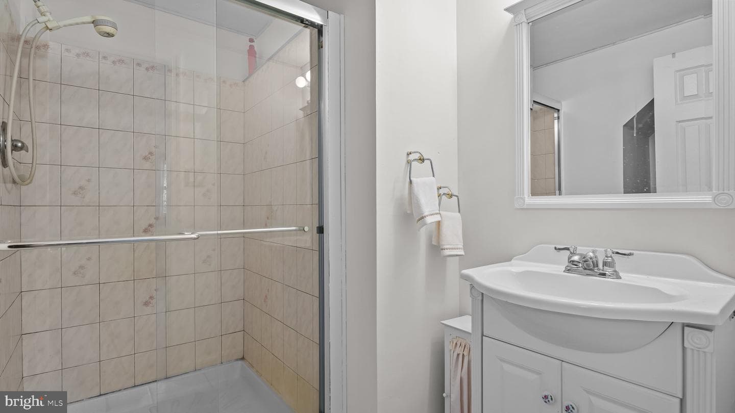 66 Lillian Street photo 30