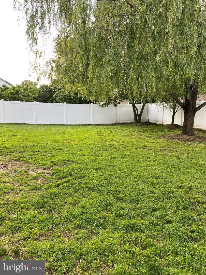 530 Avenue B photo 32