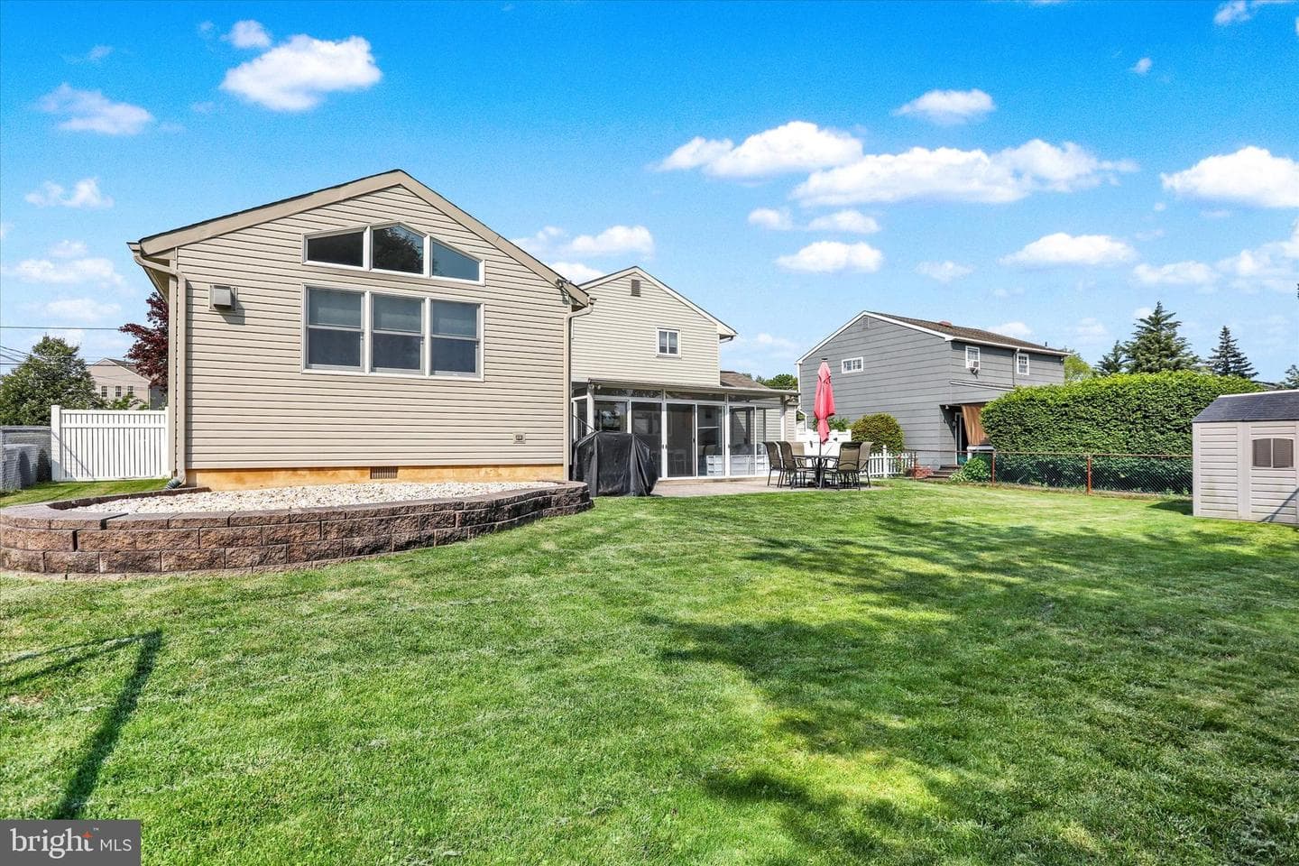 869 Primrose Drive photo 32